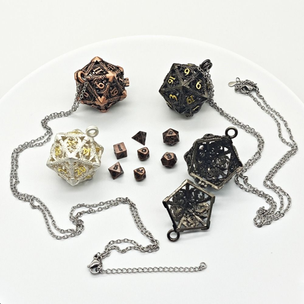 Collier de dés en métal creux  - Board Game Io avis et prix
